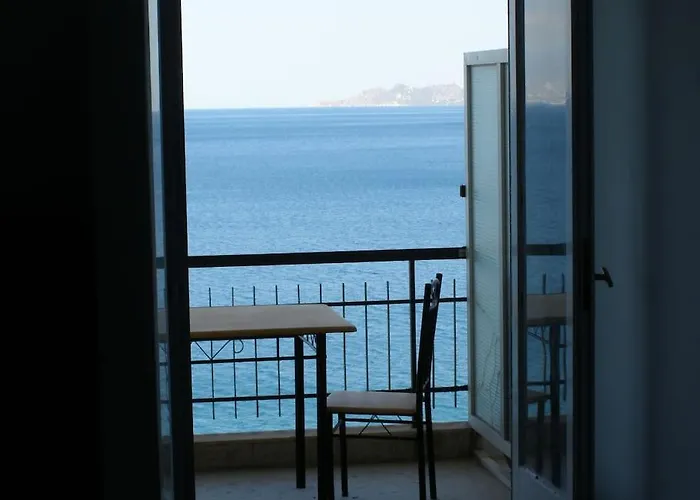 With Sea View Apartmán